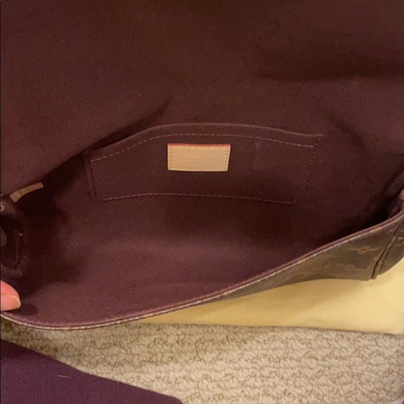 Louis Vuitton MM Monogram Favorite - Picture 12 of 14